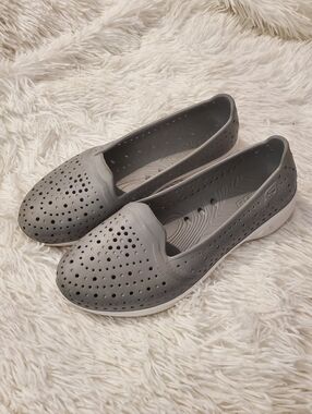 Skechers Gray H2Go Slip-On Women’s Flats 7